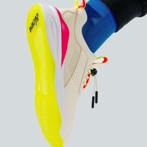 CLOVE Limited Edition - LEMON AID SHOE Size 8